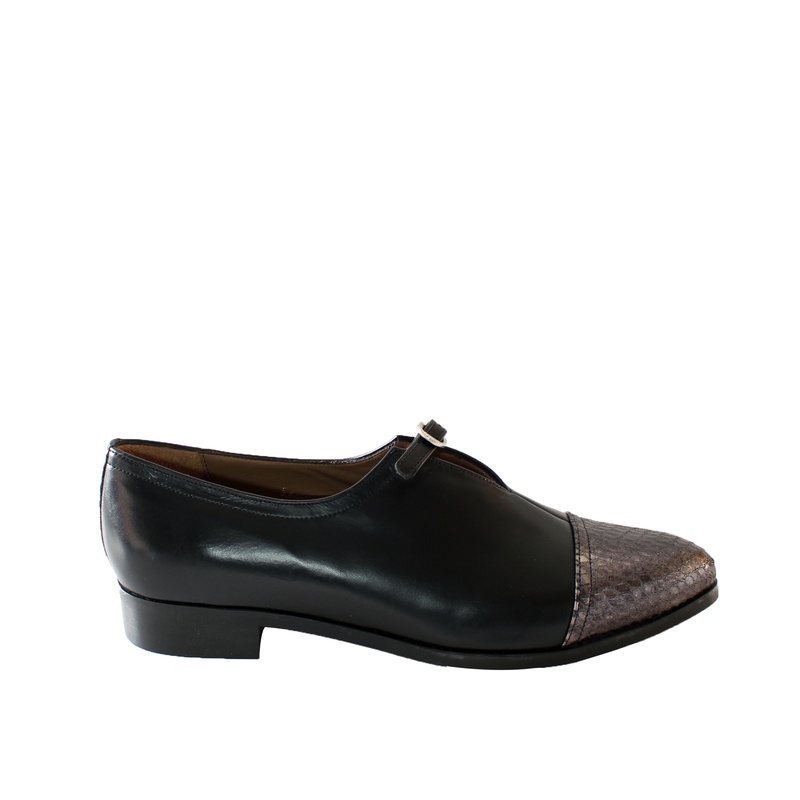 19WA05L2 BLACK/DK SILVER LOAFERS