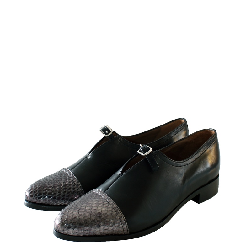 19WA05L2 BLACK/DK SILVER LOAFERS