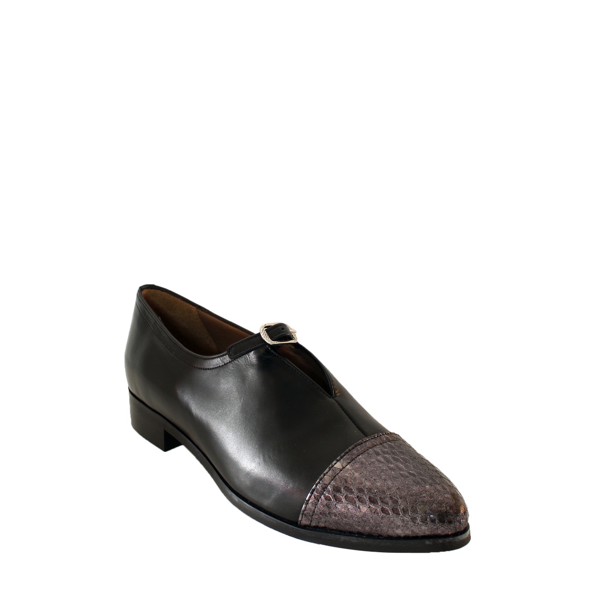 19WA05L2 BLACK/DK SILVER LOAFERS