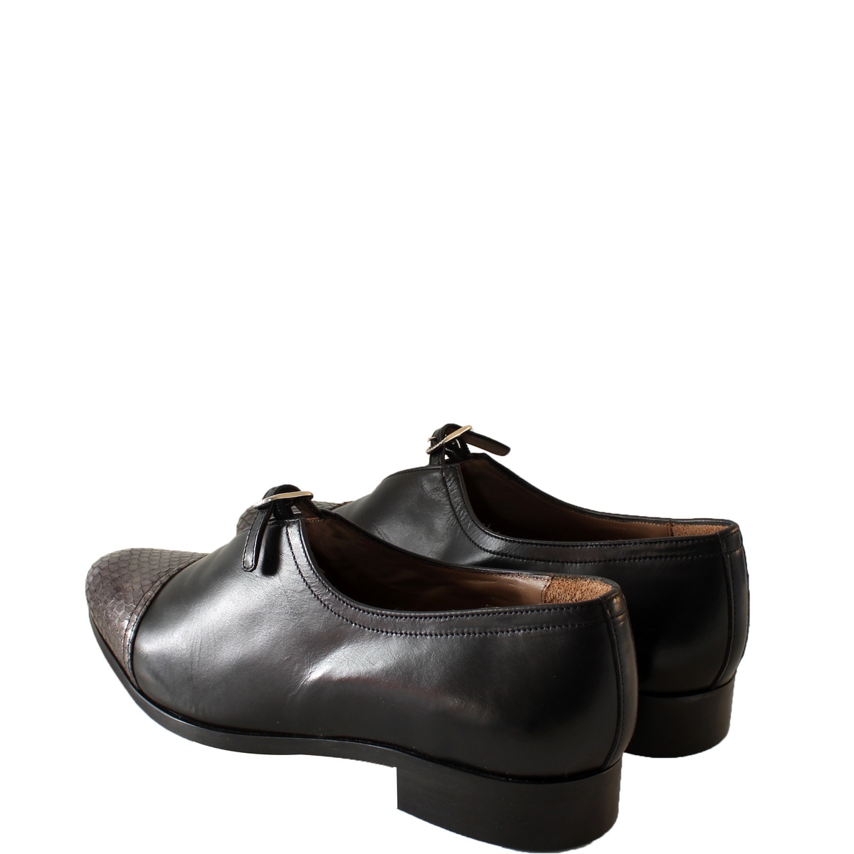 19WA05L2 BLACK/DK SILVER LOAFERS